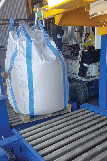Australischer Logistik-Marktführer füllt bis zu 10 Big-Bags pro Stunde mit Abrasiven-Mineralien