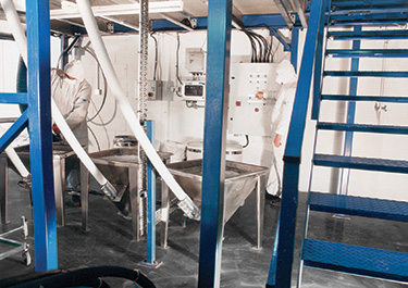 Automatisiertes, schlüsselfertiges Dosier-, Misch- und Extrusionssystem nach 18 Monaten amortisiert