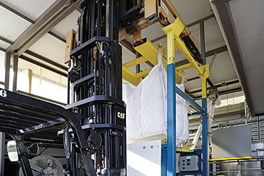 Weingut LangeTwins reduziert Arbeitsaufwand und Staub der Kieselgur-Filtration mit einem Flexicon Big-Bag-Chargenentleerer