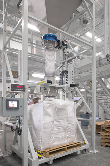 Abfüllanlage für Big-Bags beschleunigt die Verpackung in der Reismühle Kennedy